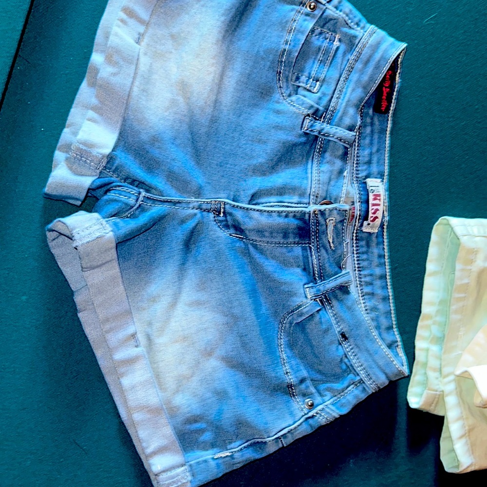 Size 3 super soft shorts